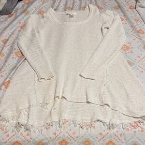 Kaisely || NWOT 100% Cotton Cold Shoulder with Hi-Lo and Raw Hems (M)